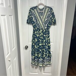 Elegant Green and Blue Patterned Dress Size L (does not have the original belt)